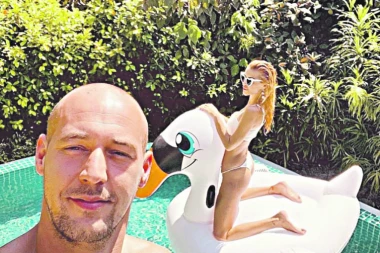 FUDBALERI ZVEZDE UŽIVAJU POSLE ISTORIJSKE POLUSEZONE:  Svi ih jure, oni se baškare po plažama!