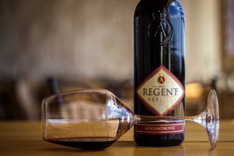 Najbolje crveno vino Aleksandrović Regent 2013