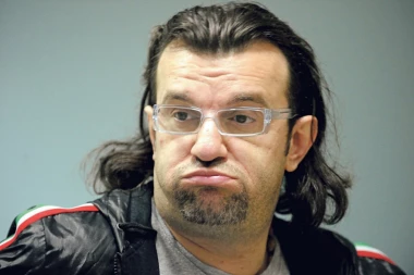 Lukasu za američki vizu  tražili test na narkotike!