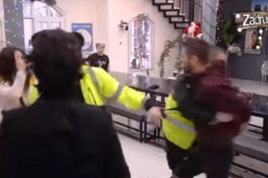 (VIDEO) Marko nasrnuo na njih dve: Izbačen iz kuće!
