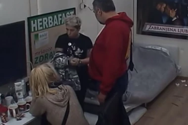 (VIDEO) Matora dobila poklon za Novu godinu: Shvatila da može da se koristi kao vibrator?!