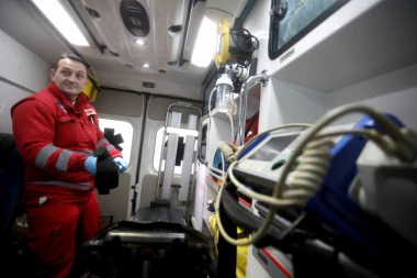 Izgubio kontrolu nad vozilom! Poginuo vozač u centru Prokuplja