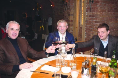 Samo u novogodišnjem trobroju Srpskog telegrafa: Evo šta su Terzić, Kokeza i Vazura jedni drugima poželeli za Novu godinu