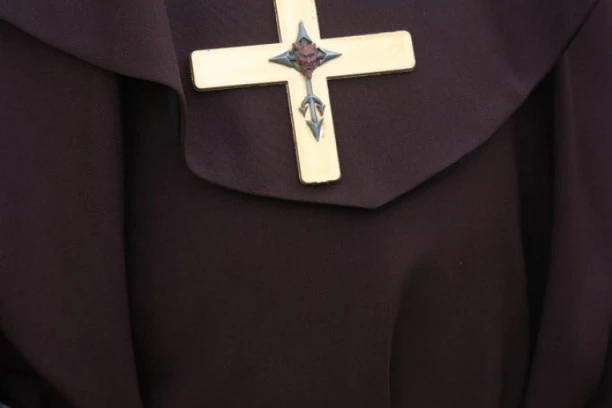 SAČUVAJ BOŽE: Članovi sekte "CRNA RUŽA" vrbuju DECU u OVOM GRADU!