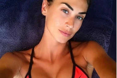 Troši se van terena, razbijamo se od se*sa: Zanosna manekenka otkrila detalje burnog ljubavnog života sa Boatengom!