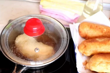 Bakin recept za mekike! Evo kako da vam testo ispadne meko kao duša