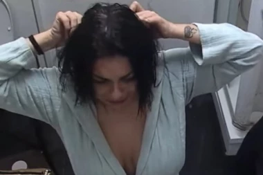 (VIDEO) Drama u "Zadruzi": Bane uhvatio Zerinu za vrat i polio je pivom!