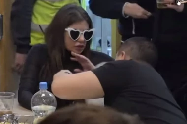 (VIDEO) Dragana oplela po Pavlu, pa zadrugarke iznele neke informacije o njemu!
