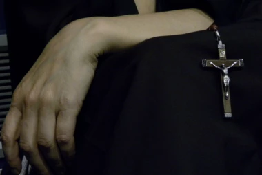 OTIŠLA IZ MANASTIRA I OTKRILA ŠTA MONAHINJE SMEJU DA NOSE ISPOD MANTIJE: Zbog rigoroznih pravila pet godina živela u strahu (VIDEO)