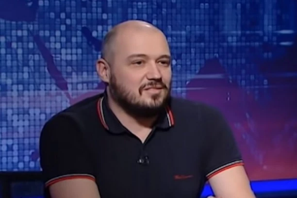 IMAŠ LI TI ČOVEČE IMALO SRAMA?! Đilasov potrčko uvredio sve Srbe: Prizemno se sprdao sa Svetim Savom