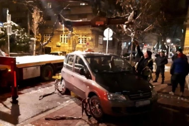 (FOTO) U poslednjih pet dana oduzeto 7 VOZILA "divljim" taksistima!