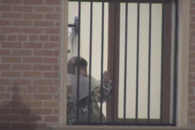 Panika u Zadruzi: Miljana staklom sekla vene!