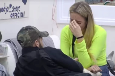 (VIDEO) Kakav blam: Luna se samozadovoljavala!