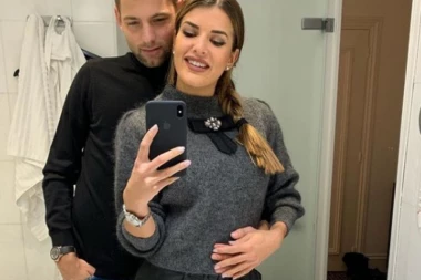 PUKLA TIKVA POSLE TRI GODINE Raskinuli Filip Krajinović i Anđela Novčić, ona se ISELILA iz njegovog stana!