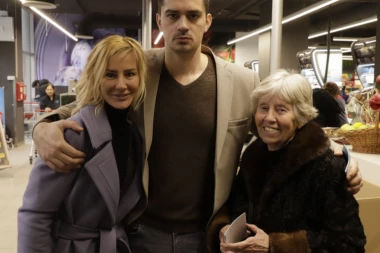 Poznati poklonili paketiće mališanima s posebnim potrebama!