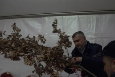 (FOTO) Ovako se u Batajnici proslavljalo Badnje veče i dočekivao Božić