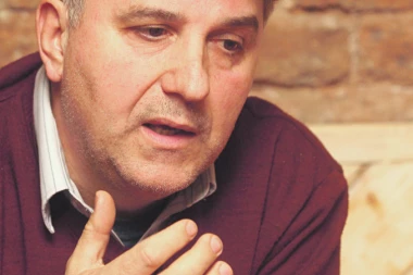 INTERVJU MIODRAG MIŠO ROGAN Do tri sam majstor, posle toga umetnik