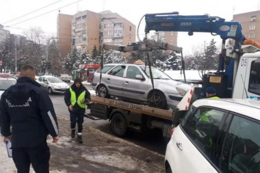 Nastavljena kontrola taksista: Oduzeta još dva vozila!