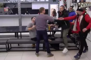 (VIDEO) Petrući skočio na Marka Markovića: Razlog nije mogao da bude gluplji!