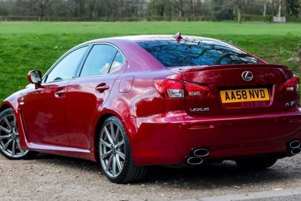 Stručnjaci preporučuju voskiranje automobila: Evo zašto je to važno!