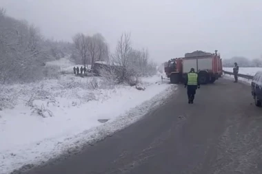 (FOTO) Nema više mog sina Stefana! Ovo je mladić koji je stradao u nesreći kod Kruševca, reči njegovog oca slamaju