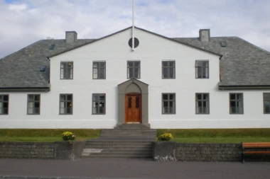 STOP NEJEDNAKOSTI POLOVA! Na Islandu muškarci više ne smeju da imaju veću platu od žena