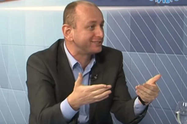 (VIDEO) Nastavlja se pritisak na opoziciju u Crnoj Gori: Uz majku Milana Kneževića privedeno još 16 ljudi