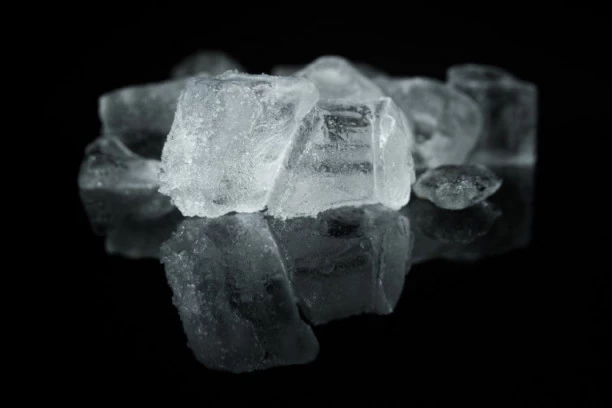 Ceo život na pogrešan način pravite kockice za led: Sa ovim trikom ubrzaćete postupak