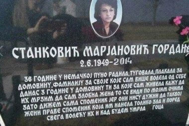 (FOTO) Gordana je sama sebi podigla spomenik, a ono što je na njemu uklesano je potpuno bizarno!