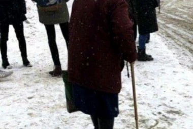 Ova baka na BG autobuskoj stanici je sve oduševila, pogledajte zašto!