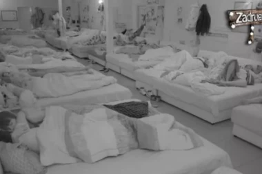 (FOTO) Marija će da odlepi! Pred majkom Miljana i Zola zatresli jorgan planinu kao nikada do sada