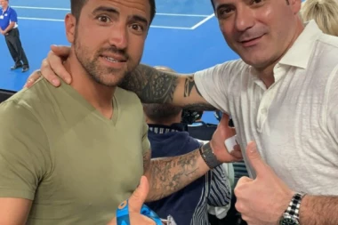 ĐOKOVIĆ NIJE MOGAO LOŠE DA ODIGRA: Podrška od Dekija i Tipse!