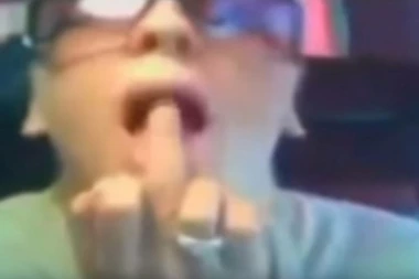 (VIDEO) Ovo su rani radovi Jelene Karleuše: Volim kad mi ližeš ri*icu!