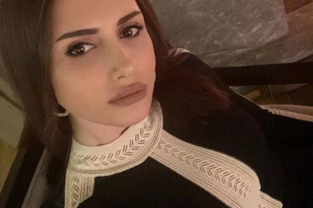 Poruka koja ledi krv u žilama: Emina Jahović uznemirila javnost iz izolacije!