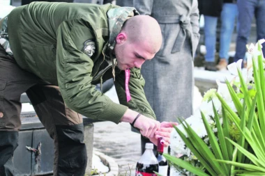 Veljko plakao na Arkanovom grobu!