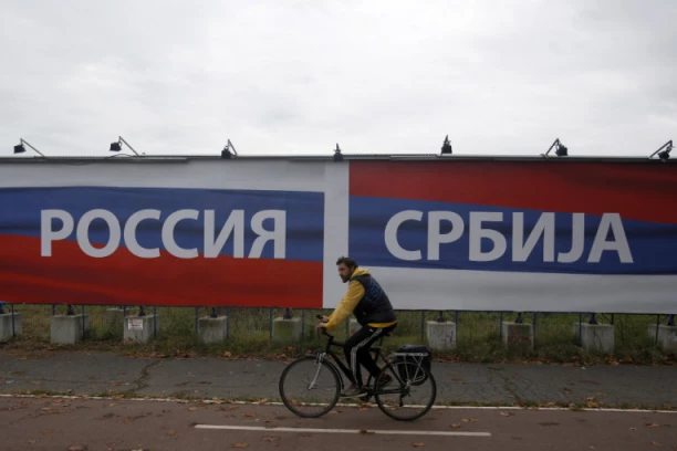 "ZATVORITI AMBASADU RUSIJE!": Prosiktali blokaderi iz Novog Pazara, od ovog ne može luđe