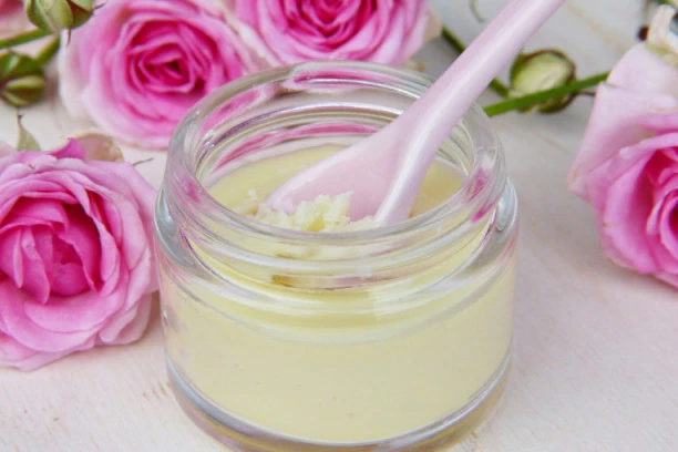 (RECEPT) Prirodna krema za čišćenje lica: Potrebna su samo 2 sastojka