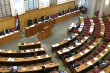 BRUKA U HRVATSKOJ - U SABORU SE ORILO "ZA DOM SPREMNI"! Poslanik i gradonačelnik glavni akter mega skandala (VIDEO)