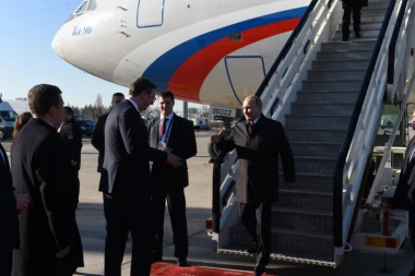 Lazanski: Ne znam ko se od svetskih lidera, sem Merkelove, toliko puta sastao sa Putinom kao Vučić!