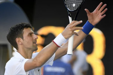 Da li je Novak najavio problem pred naredni duel?