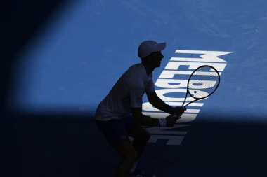 Pomozite Đokoviću: Spajdermen vs. Novak