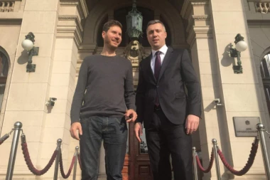 Šta je tražio, to je i dobio! Pogledajte kako se politički brat Obradovića, Ivan Pernar proveo u Bijeljini!