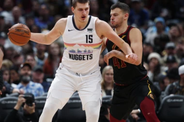 (FOTO) Na mestu gde je Jokić naučio prve košarkaške korake osvanulo umetničko delo i BRUTALNA PORUKA u njegovu čast!