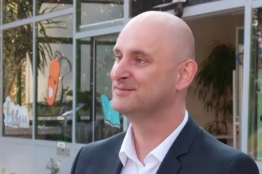 Hrvatski ministar na "montiranim" fotkama, brani se kao Karleuša: Nisam ja, majke mi!