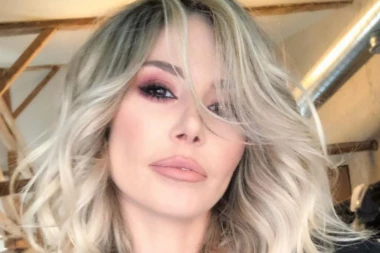 POZNATI PEVAČ progovorio o ZABRANJENOJ LJUBAVI sa Mihajlovskom: U dva ujutro mi se javi, sedam u kola i dolazim kod nje, iako mi je BACALA stvari sa prozora! (FOTO)