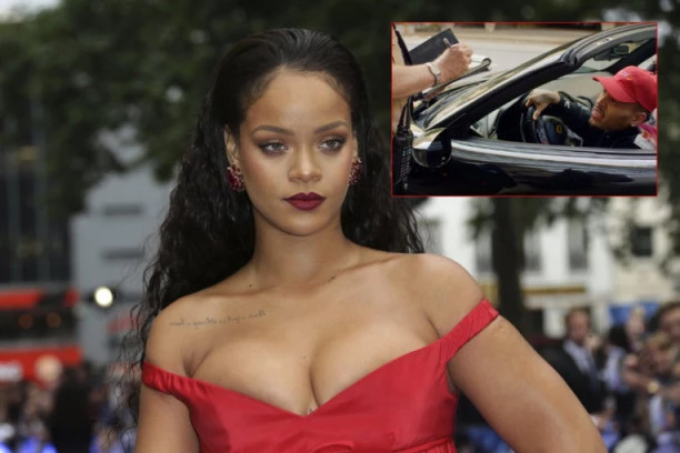 Rijana ZGRANULA sve izgledom: Pevačica se pojavila u TANGAMA, pa ponosno pokazala TRUDNIČKI stomak! (FOTO)