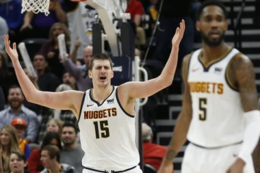 (VIDEO) Trik majstor - Nikola Jokić!