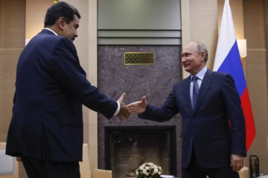 Putin će postaviti nuklearke u Venecueli ako Maduro ostane: Američki kongresmen izneo suludu teoriju pa izbegao da odgovara na novinarska pitanja