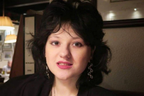 "TRESU MI SE RUKE, PONOS JE ŠTO HODAM"! Doris Bizetić se dugo bori sa NEIZLEČIVOM bolešću, evo kako izgleda danas!