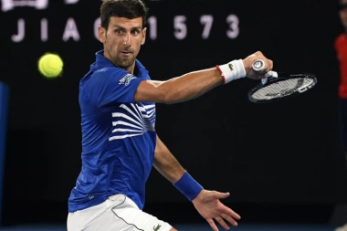 LEČENI NARKOMAN SE OBRUŠIO NA NOVAKA: Legendarni PEVAČ prozvao Đokovića!